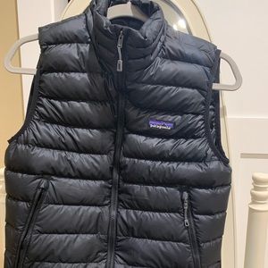 Patagonia black sleeveless jacket